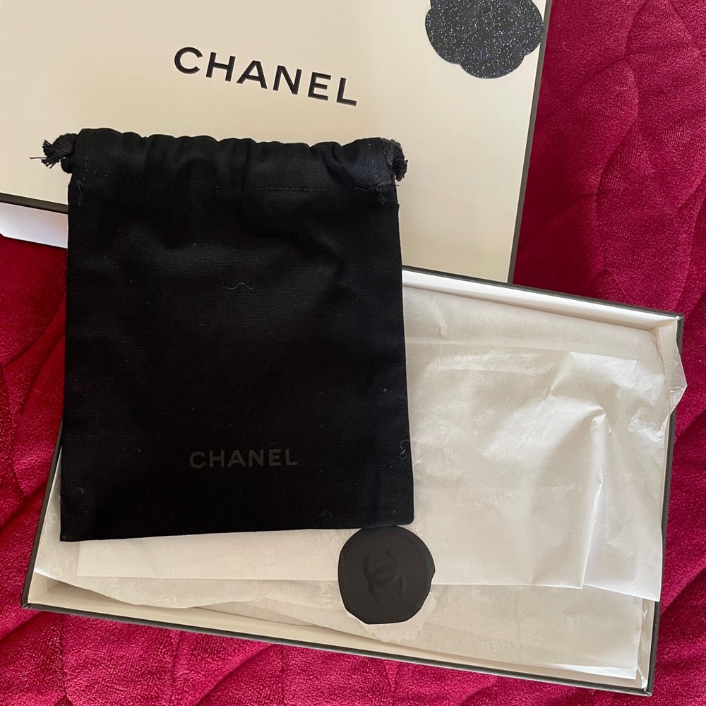 CHANEL Gift Box – Camellia, Sachet & Raffia – 8.5” Luxe Display - Picture 3 of 4